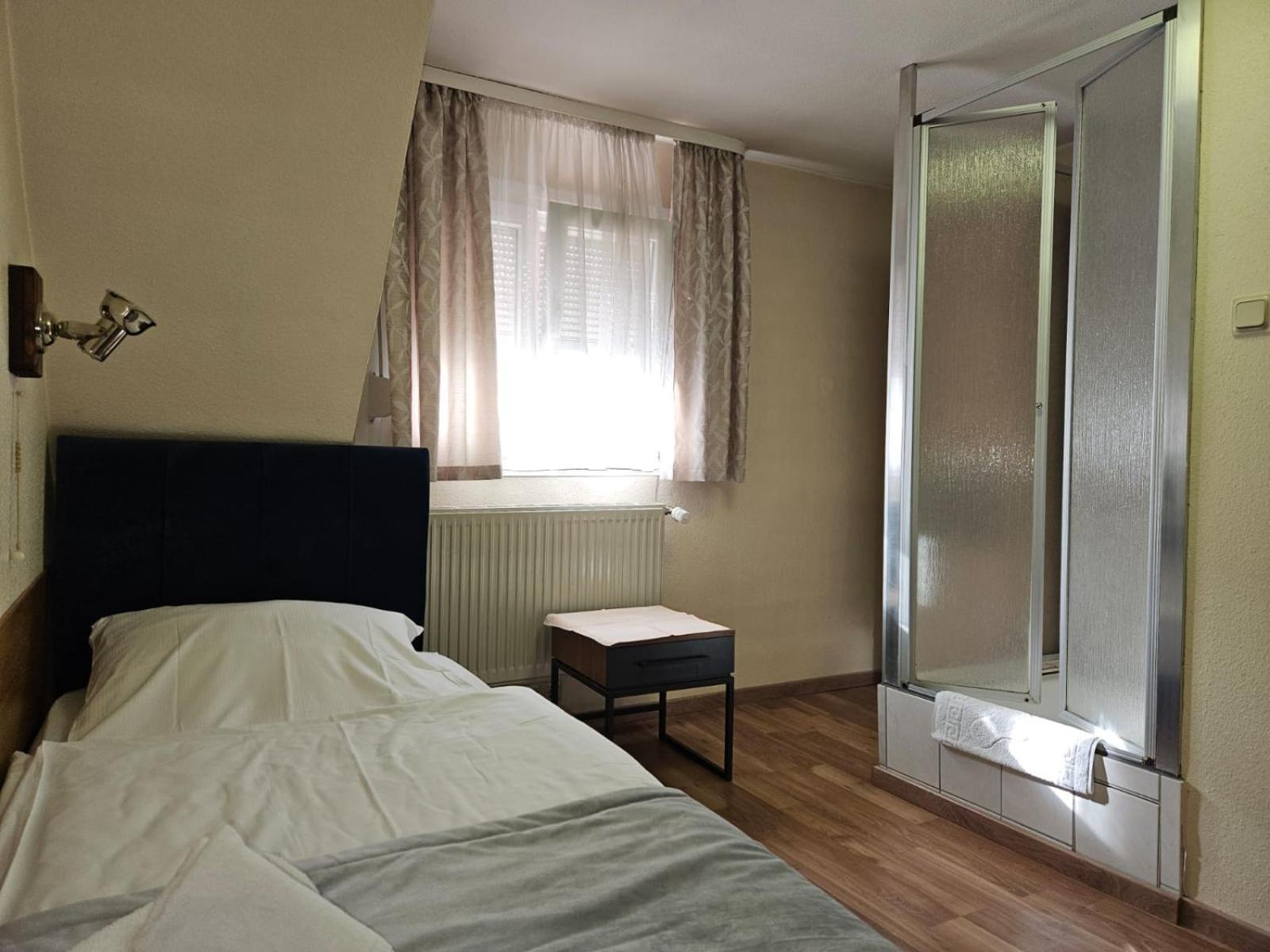 Hotel Haus Isenburg Neu-Isenburg Luaran gambar